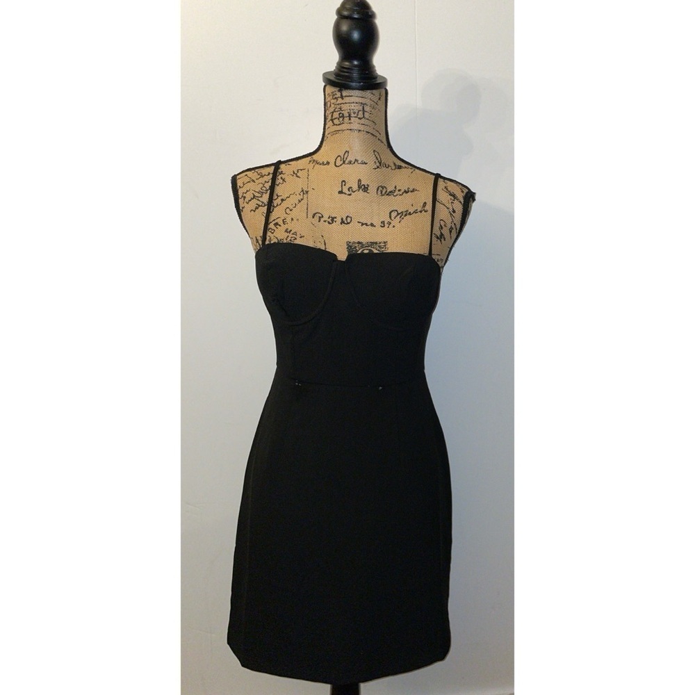 Ontwelfth Elegant Black Strapless Dress